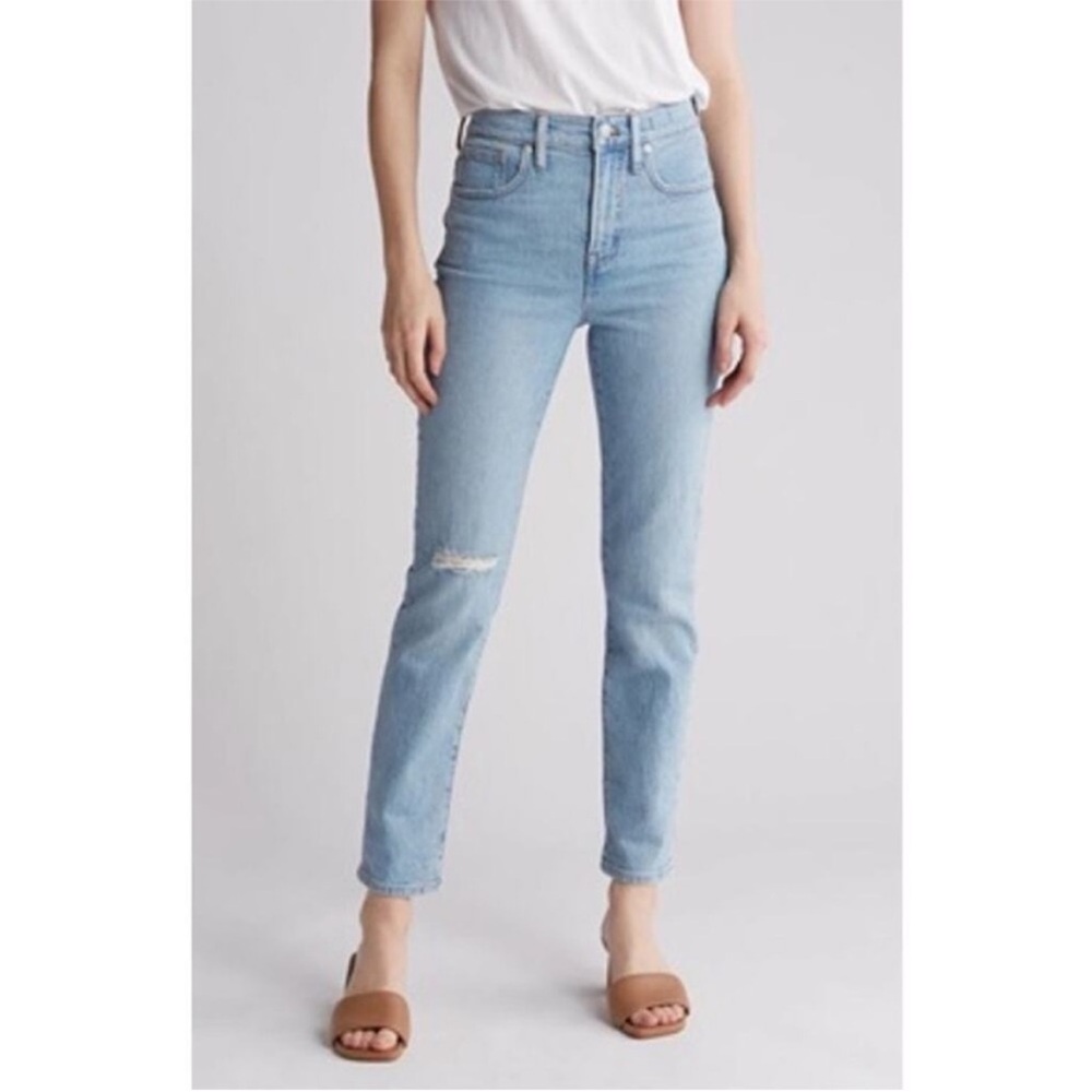 Madewell The Perfect Vintage Light Blue Straight Leg Jeans with Distressed Hole